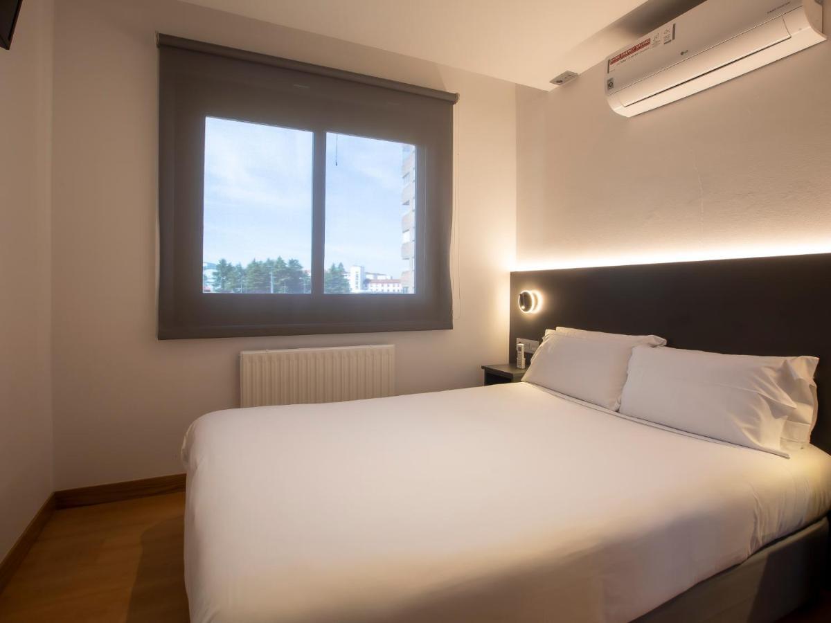 Single Room - No Daily Cleaning,1122079614:JPEG